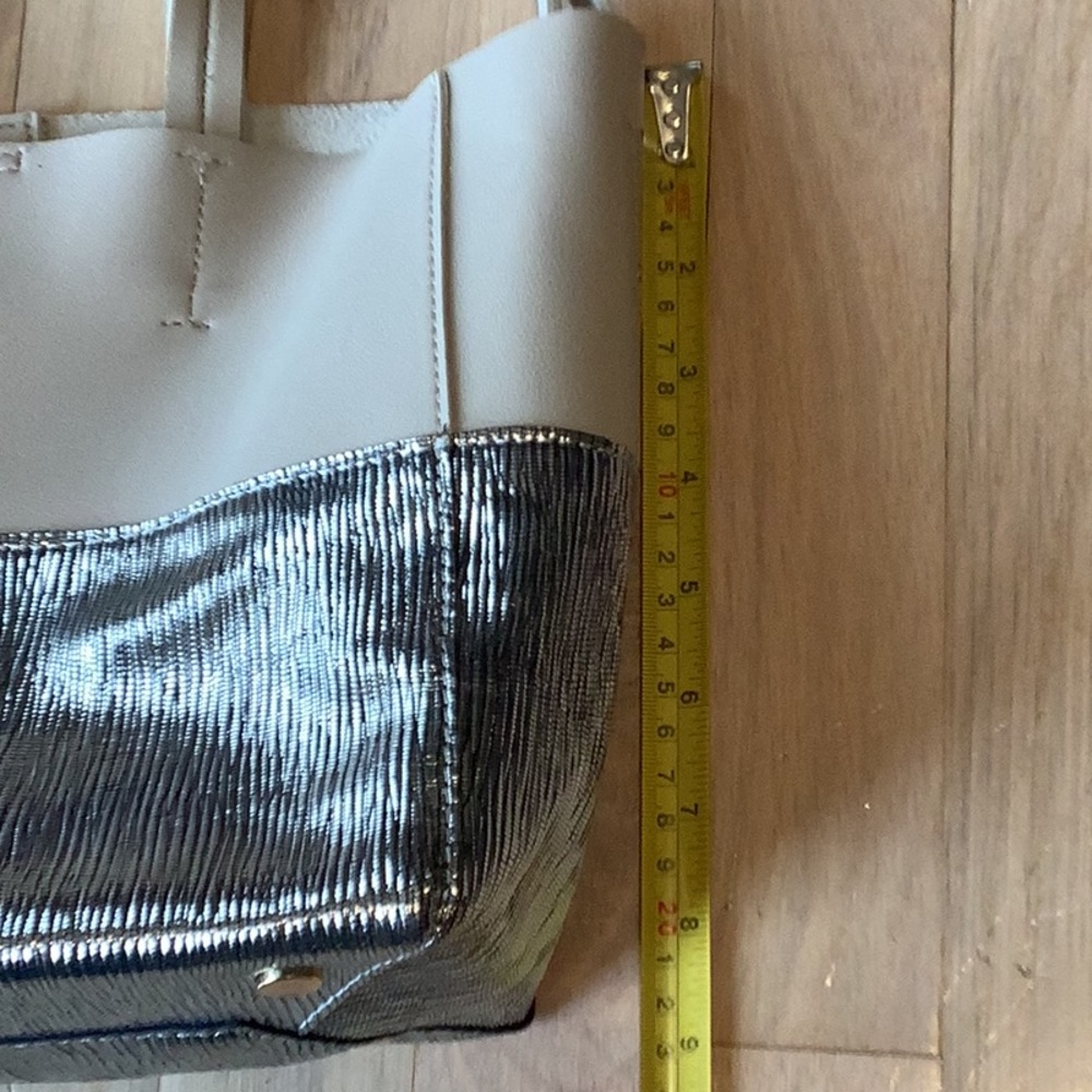 🌹 Street Level Silver Metallic Cream Faux Leather Tote Bag Purse Colorblock - Picture 5 of 14